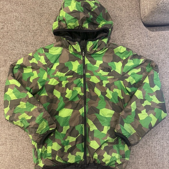 The North Face Kids Reversible Green Camo Puffer Jacket - Picture 1 of 6
